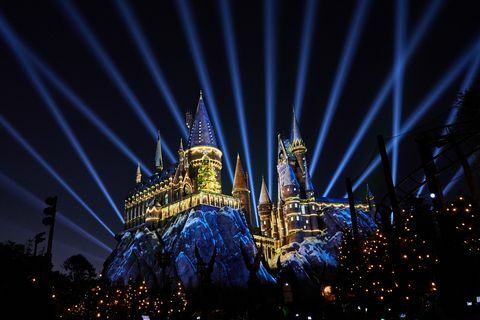 17-29266 HOL17PR Holidays Photo -kuva, joulun taikuus Hogwarts ™ -tapahtumassa, Harry Potterin velhojen maailma - Hogsmeade, WWHM, HM, Projekti STRONGARM, Harry Potterin velhojen maailma, WWHP, WWoHP, Universalin Seikkailunsaaret, IOA, Universal Orlando Resort, UOR, UO