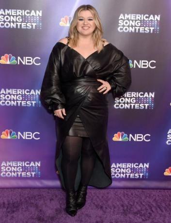 kelly clarkson amerikkalaisen laulukilpailun nahkamekko