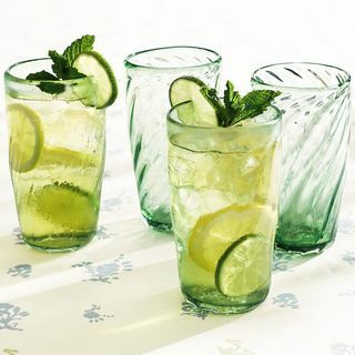 Ivy kierrätetystä lasista valmistetut juomalasit 