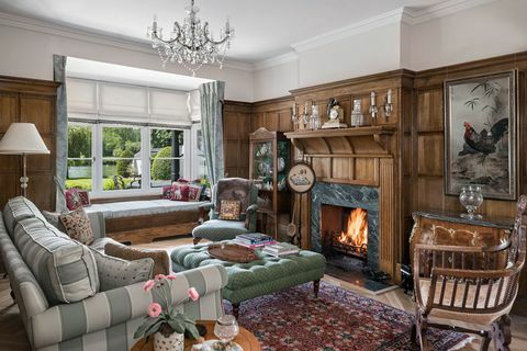 Toad Hall - Riversdale - Bourne End - olohuone - Savills