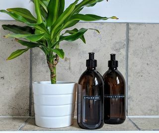 Shampoo hoitoainesetti - Glass Amber Refilable Bottles | Kylpyhuone | Keittiö | Astianpesuaine | Eco | Hoitoaine | Vartalopesu | Sisustus