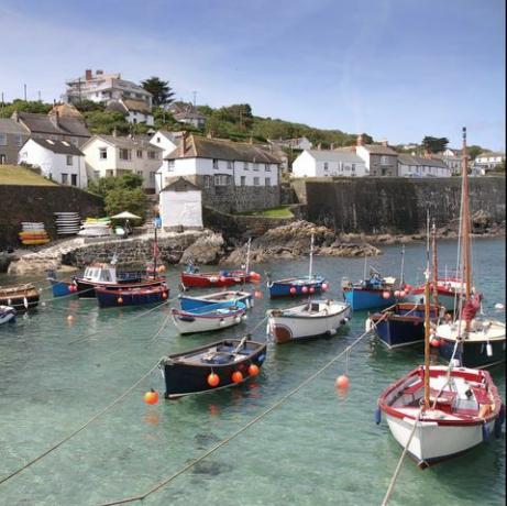 coverack cornwall englanti uk rannikon kalastajakylä liskon niemimaalta itään 9 mailia etelään Falmouthista