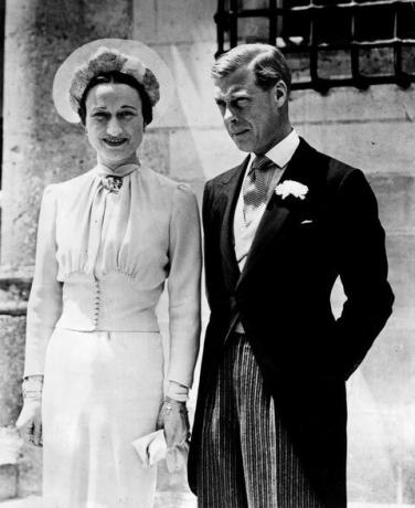 Wallis Simpson Windsorin herttuan, entisen kuningas Edward VIII: n kanssa, heidän hääpäivänään 1936