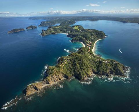 1400 hehtaarin niemimaa Papagayo on ekologinen lomakeskus ja asuinyhteisö Luoteis-Costa Ricassa. 