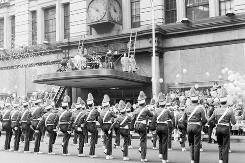 marssibändi vuoden 1954 macyn kiitospäivän paraatissa