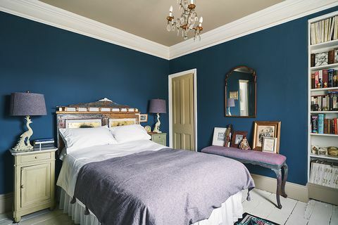 tunnelmallinen sininen ja violetti makuuhuone annie sloanin Oxfordin kodissa