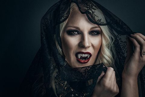 nainen vampyyri luova korvaa halloween