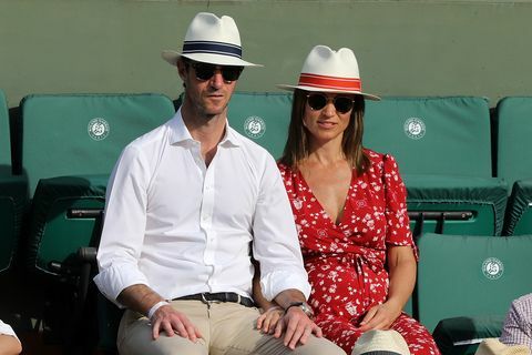 Pippa Middleton oli jäähtyä punaisessa ja valkoisessa Ralph Lauren-mekossa