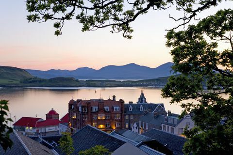 näkymä Jaakobin tikkailta Obanin lahden yli Kerreran ja Mullin saarille, hämärä, oban, argyll ja bute, Skotlanti, Yhdistynyt kuningaskunta, Eurooppa