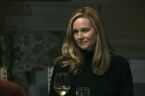 ozark laura linney Wendy Byrden roolissa ozark cr steve dietlnetflixin jaksossa 401 © 2021