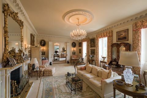 St John's Manor Estate - Jersey - olohuone - Savills