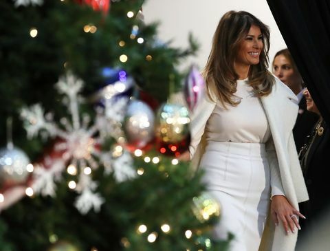 Melania Trump lukee DC: n lastensairaalan potilaille joulukertomuksen