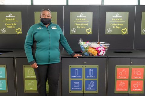 morrisons on siirtymässä kohti Yhdistyneen kuningaskunnan kuutta ensimmäistä " zero waste" -myymälää Edinburghissa, jotka pystyvät toimimaan ilman jätettä vuoteen 2025 mennessä joko itse kaupasta tai Jos asiakkaat tekevät ostoksia kyseisessä kaupassa, " zero waste" -myymälämuoto otetaan käyttöön kaikissa morrisons 498 myymälässä eri puolilla Yhdistynyttä kuningaskuntaa seuraavan vuoden aikana. Morrisons pyrkii kierrättämään kaikissa myymälöissään syntyvän jätteen vuoteen 2025 mennessä. Kauppajäte sisältää pehmeät ja kovat muovit, pahvit, ruokajätteet, vihreät jätteet, pp. sekä tölkit, tölkit ja foliot morrisonsin " zero waste" -myymälöissä, kollegat lajittelevat sen varastossa, minkä jälkeen monet erikoistuneet jätekumppanit keräävät ne kierrätettäväksi. Iso-Britannia