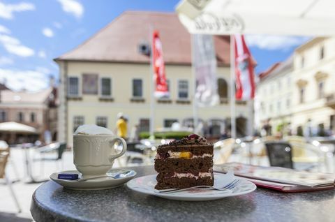 Jalankulkijoiden alue Moedlingin keskustassa - Itävalta