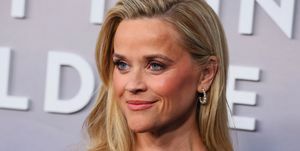 los angeles, kalifornia 13. huhtikuuta reese witherspoon käy Apple TV: ssä viimeinen asia, jonka hän kertoi minulle ensi-ilta regency bruin -teatterissa 13. huhtikuuta 2023 los angelesissa, kaliforniassa valokuva: leon bennettgetty kuvia