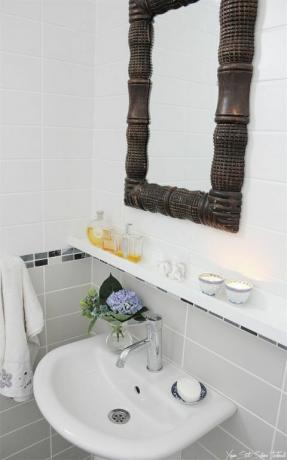 p Ei turhamaisuutta, ei ongelmaa! Lisää vain yksi href" http: www.housebeautiful.comlifestyleorganizing-tipsg2784ikea-bathroom-hacks? slide1" target" _blank" IKEA: n kelluva ledgesa peilin alla ja pesualtaan yläpuolella kätevässä paikassa hajuvesien säilytykseen kokoelma ja puuvillapyyhkeet.ppem data-redactor-tag" em" a href" http: www.yasamstil.com201306banyo-ilham" target" _blank" Katso lisää Yasamista Stil »aemp