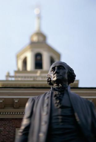 Philadelphia, George Washingtonin patsas itsenäisyyshallissa