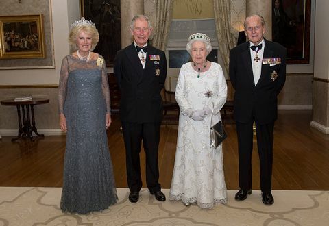 Cornwallin herttuatar ja prinssi Charles yhdessä Edinburghin kuningattaren ja herttuan kanssa, 2015