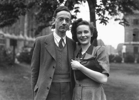 Christopher Robin ja morsiamensa Lesley de Selincourt vuonna 1948