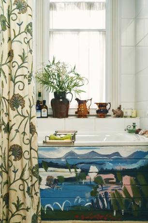 maalatun kylpyammeen ulkopuoli annie sloanin Oxfordin kodissa