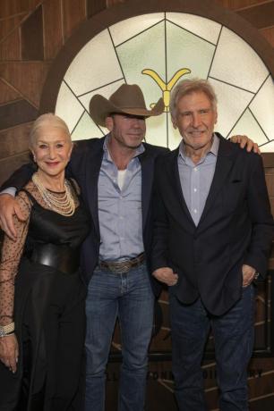 las vegas, nevada joulukuu 03 helen mirren, taylor sheridan ja harrison ford osallistuvat vuoden 1923 las vegasiin ensi-ilta encore-teatterissa wynn las vegasissa 3. joulukuuta 2022 las vegasissa nevadassa valokuva: shy mcgrathwireimage